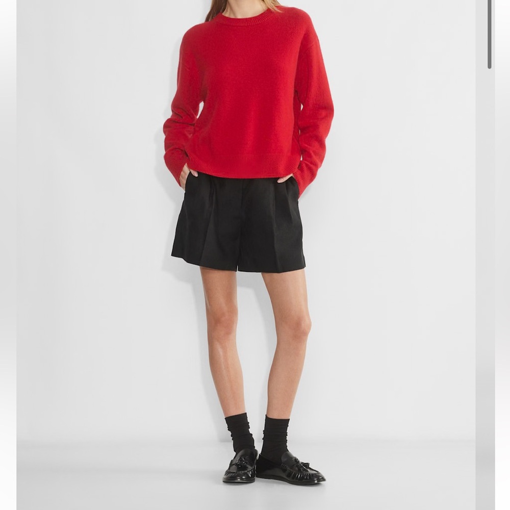 Aritzia The Effortless Short™ Linen Mid-thigh in black, size 4